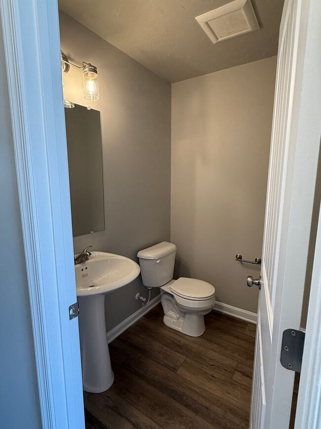 Photo - 3 Bedroom & 2.5 Bathroom Townhouse in Carlisle!