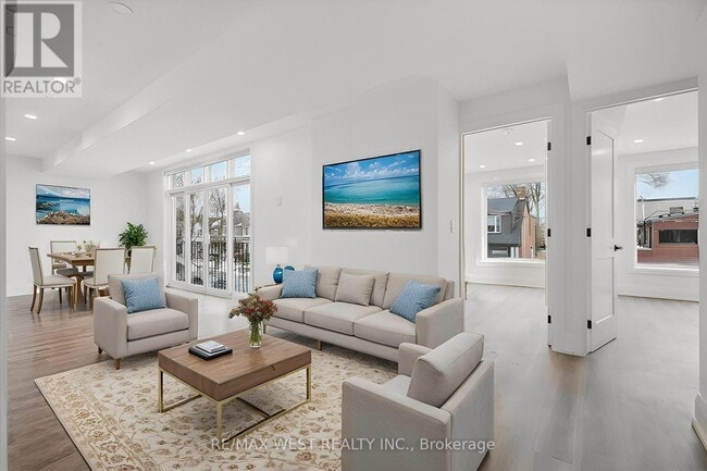 Photo - 115 Monarch Park Ave