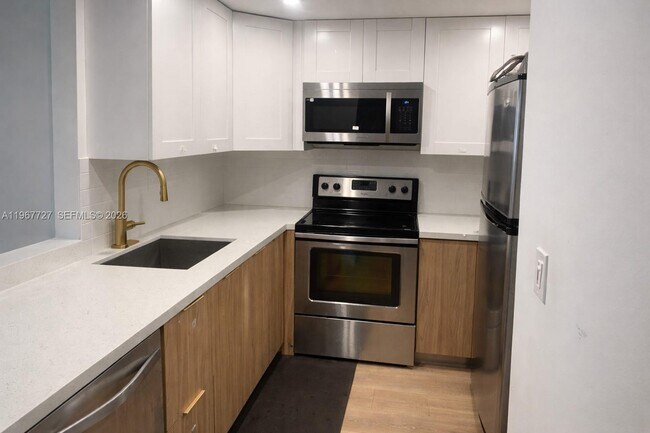 Photo - 2935 NE 163rd St Unidad 3K