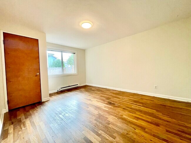 Photo - 2411 W Lynn St Unit 2411