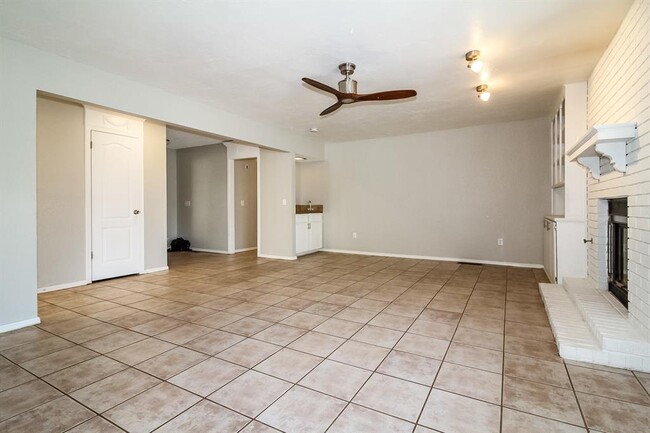 Photo - 10101 Mamus Ln