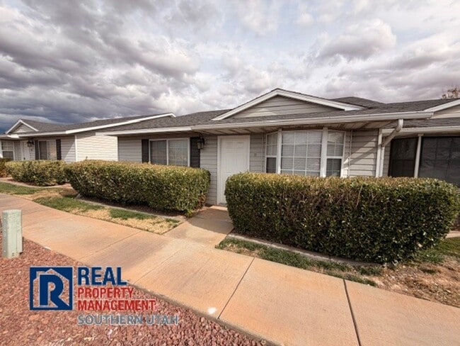 Building Photo - River Road Townhome