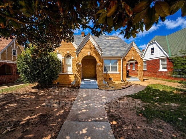 Building Photo - 939 East Dr