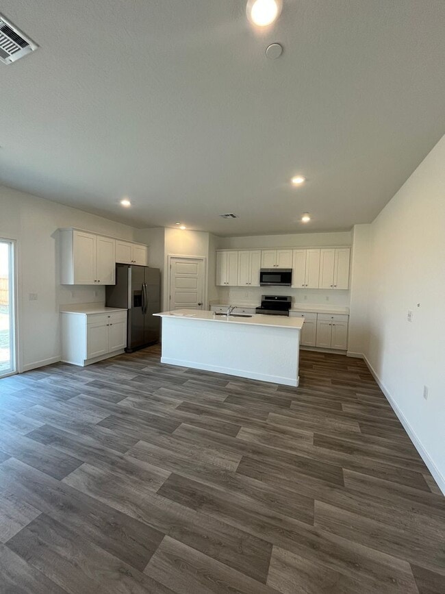 Photo - Newly Built Home located SE Visalia!  Coming Soon!