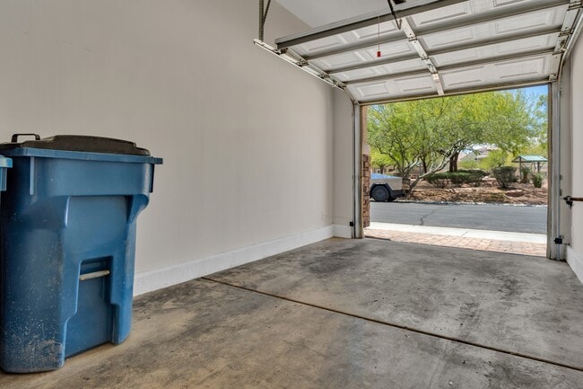 Photo - 3520 Glorious Iris Pl