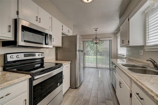 Photo - 1528 Apollo Rd