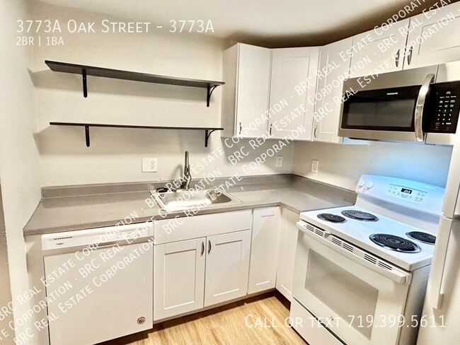 Photo - 3773A Oak Street-3773A Unit 3773A