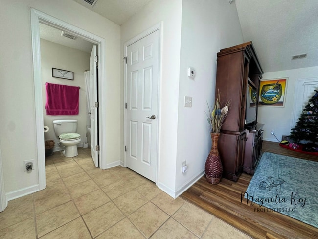 Photo - 765 Riverward Dr