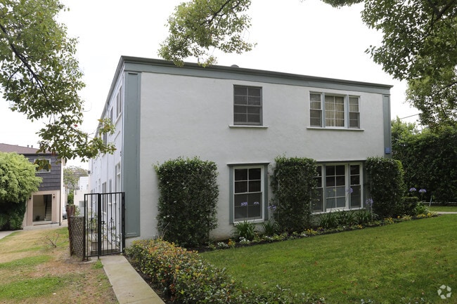 Photo - Maple Dr Apartments
