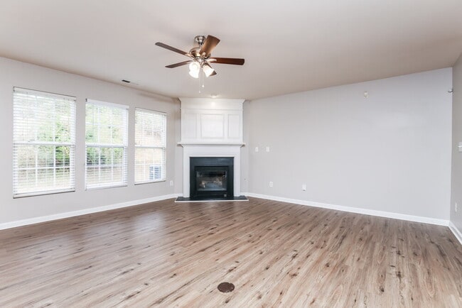 Photo - 2043 Swimming Hole Cir