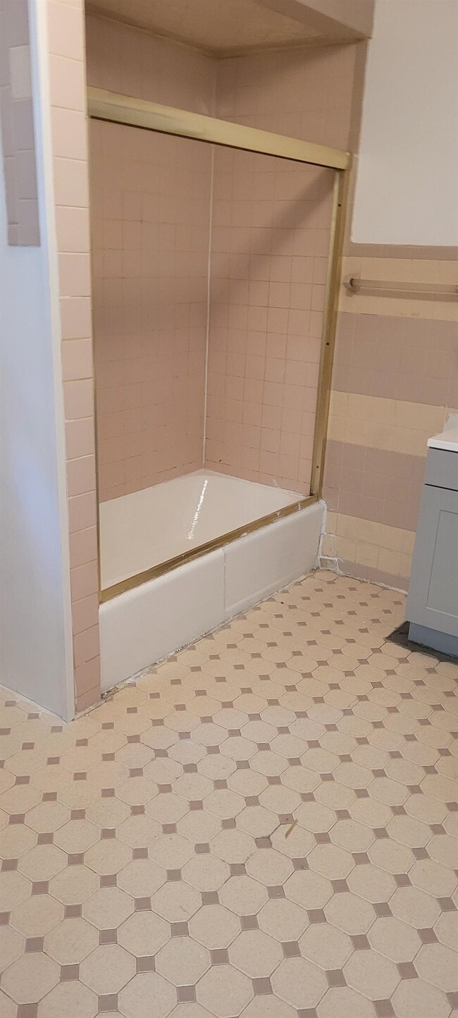 Photo - 163 Jewett Ave