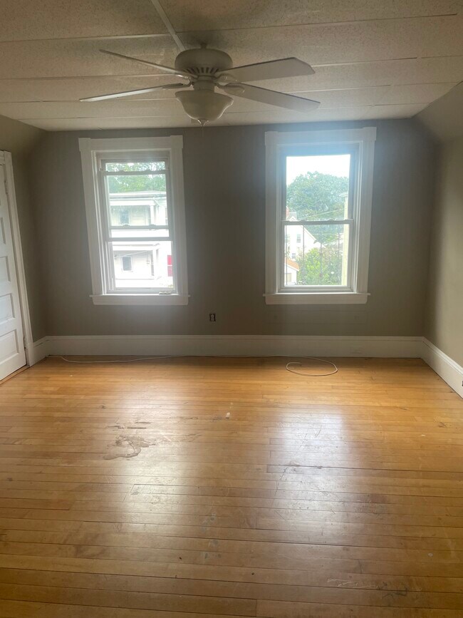 21 Longwood Ave Unit 1 Bedroom Apartment