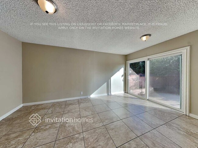 Photo - 15040 Valerio St