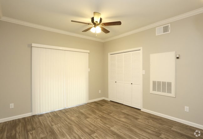 2 Bedroom 2 1/2 Bath 1004 sf
