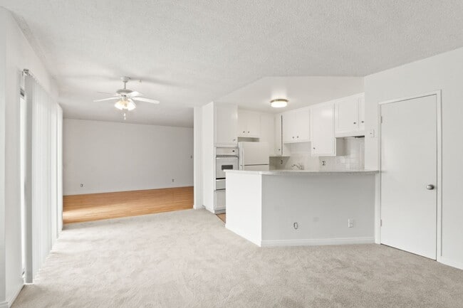 Photo - 3735 Mentone Ave Unit 06