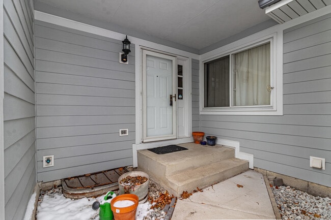 Photo - 416 Swallow Ln