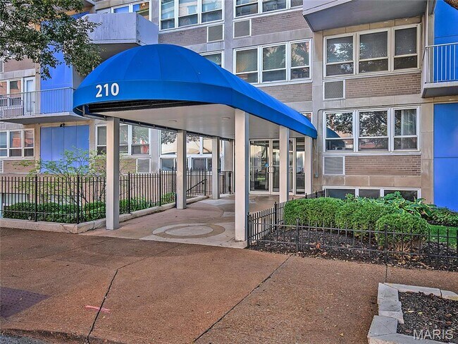210 N 17th St Unit 904