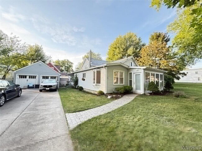 Photo - 6 Maple St