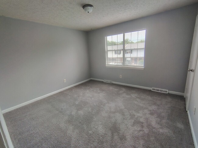 Building Photo - 16 Duiguid Dr