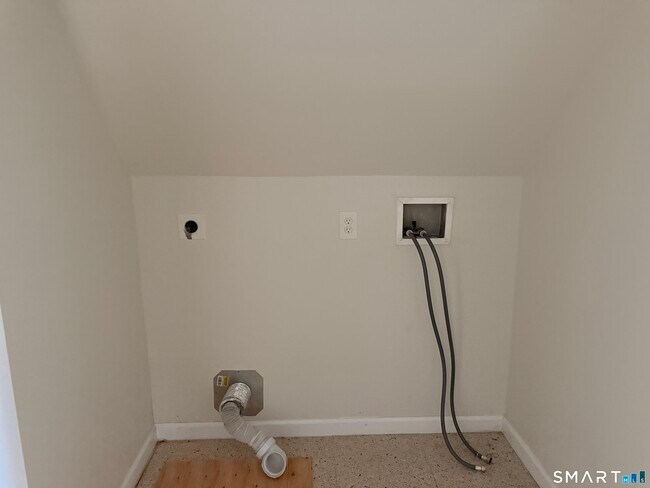 Photo - 438 Hollister Ave