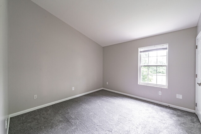 Bedroom - Hunt Apartments