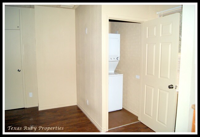 Photo - Lewis Apartments