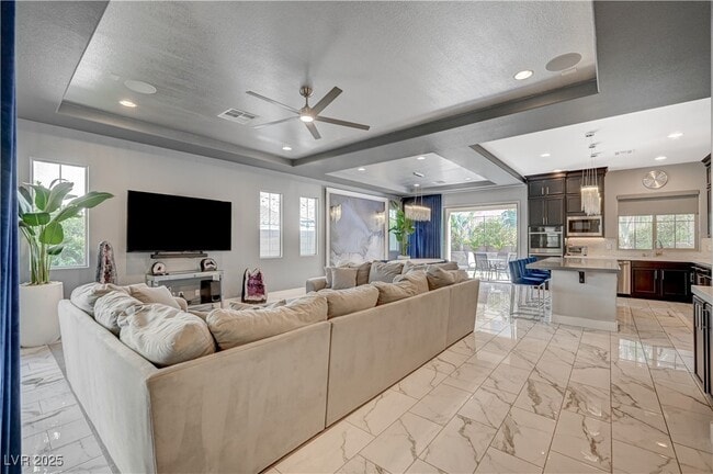 Photo - 3943 Reyes Ave