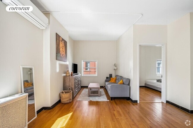 Building Photo - 30 E 18th St Rental