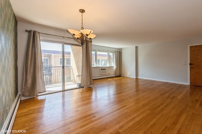 Photo - 3552 N Oleander Ave Unit 205