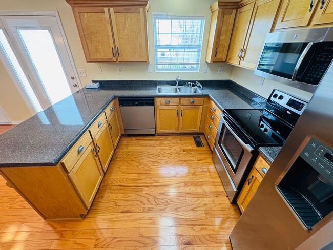 Photo - 3-BED, 2-BATH SINGLE FAMILY HOME WALKING DISTANCE TO CUMBERLAND!