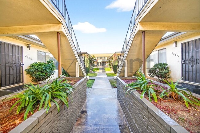 Photo - 2303 W Beverly Blvd