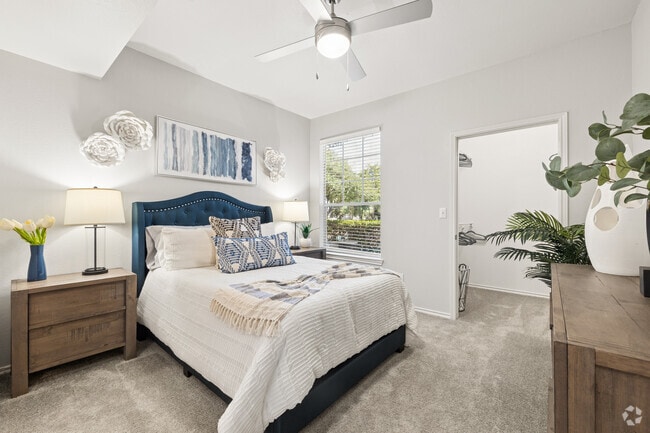 1BR, 1BA - 615SF - Bedroom