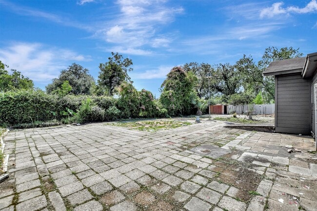 Building Photo - 2044 Thonig Rd Rental