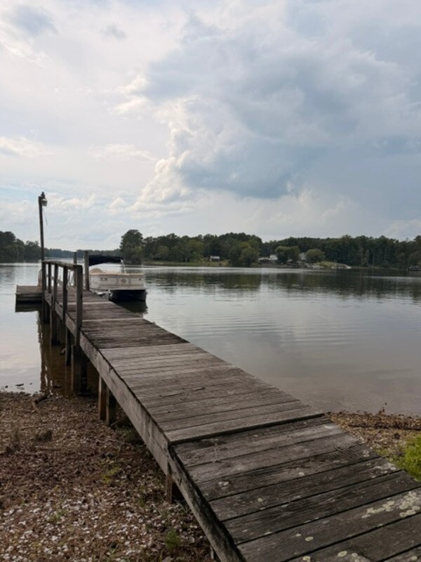 127 Oak Pointe Rd