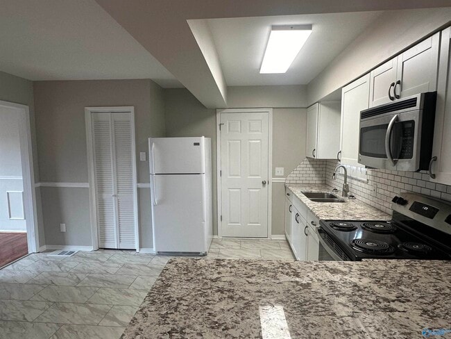 Photo - 3912 Richland Dr NW