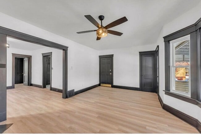 Photo - 246 E 156th St Unidad 1