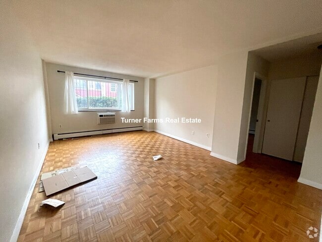 Building Photo - 114 Buttonwood St Unit 1 Rental