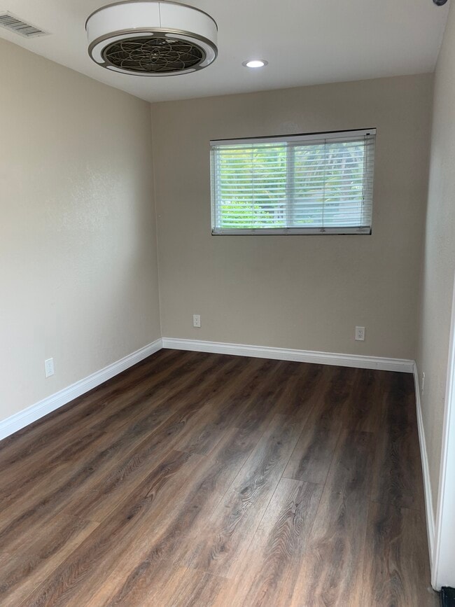 Photo - 4812 Kelly Dr Condo