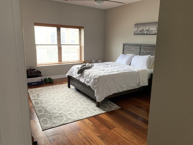 Photo - 651 N Milwaukee Ave