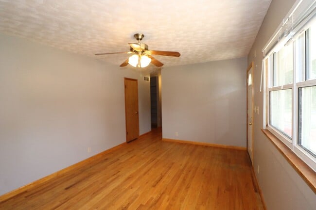 Photo - Spacious Home for rent!