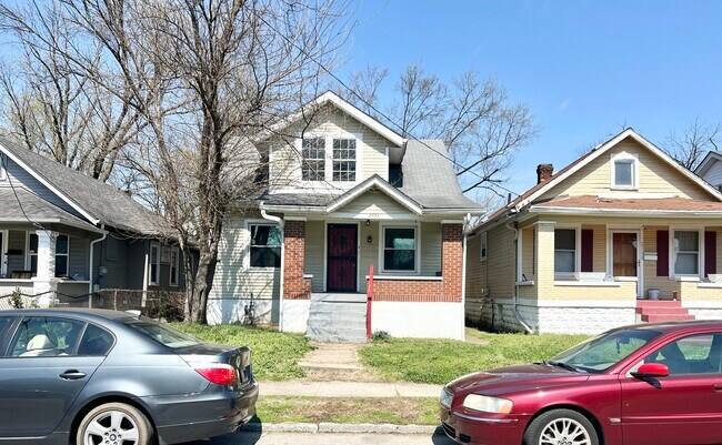 Photo - 2121 W Lee St