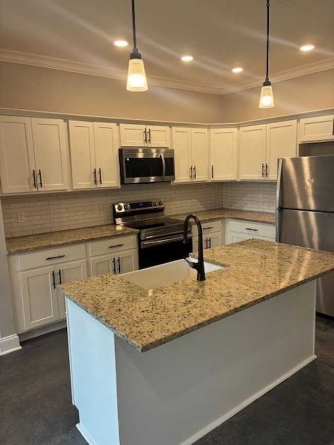 Photo - Charming 3-Bedroom Home with Modern Finishes in the Heart of Clarksville