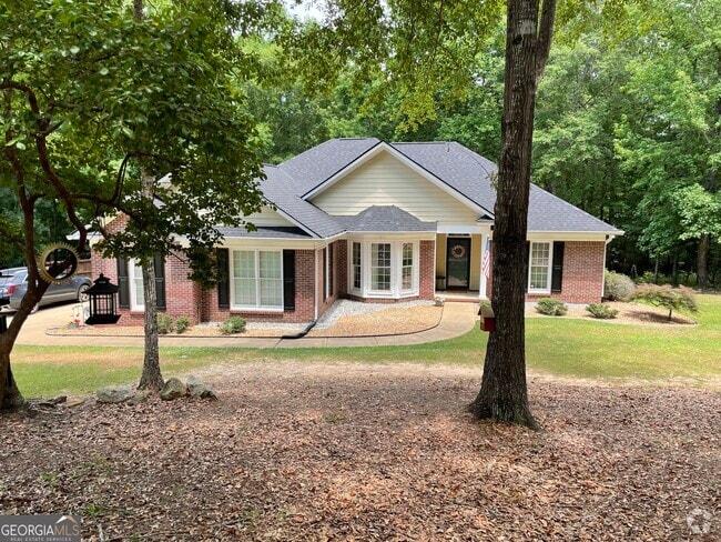 Building Photo - 453 Saddlebrook Trail Rental
