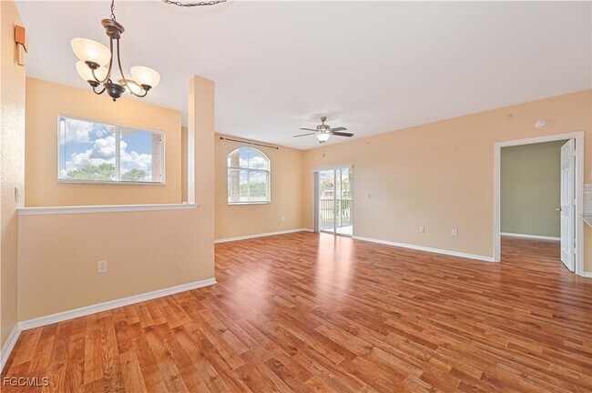 Photo - 6361 Aragon Way Unidad 208