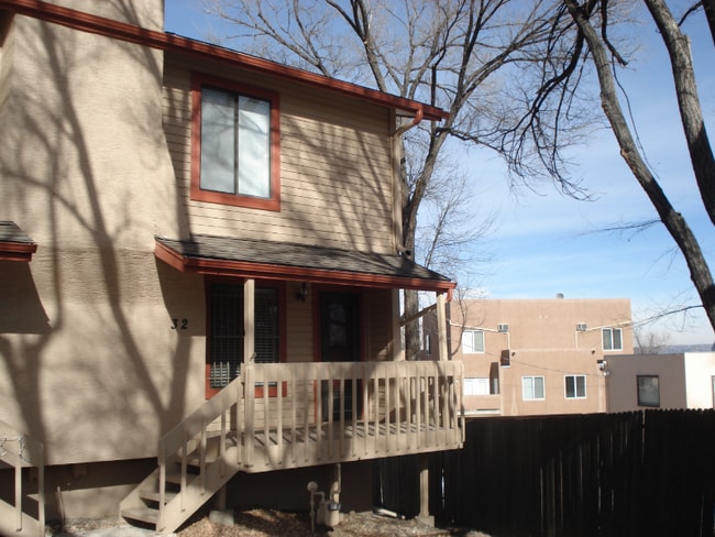 Building Photo - 32 Old Broadmoor Rd Rental