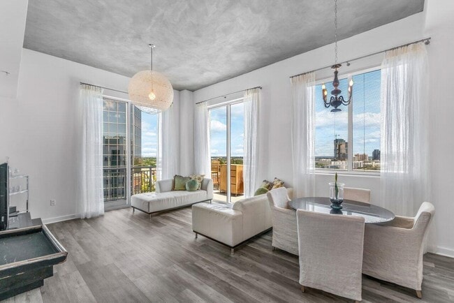 Building Photo - 300 S Australian Ave Unit 1605