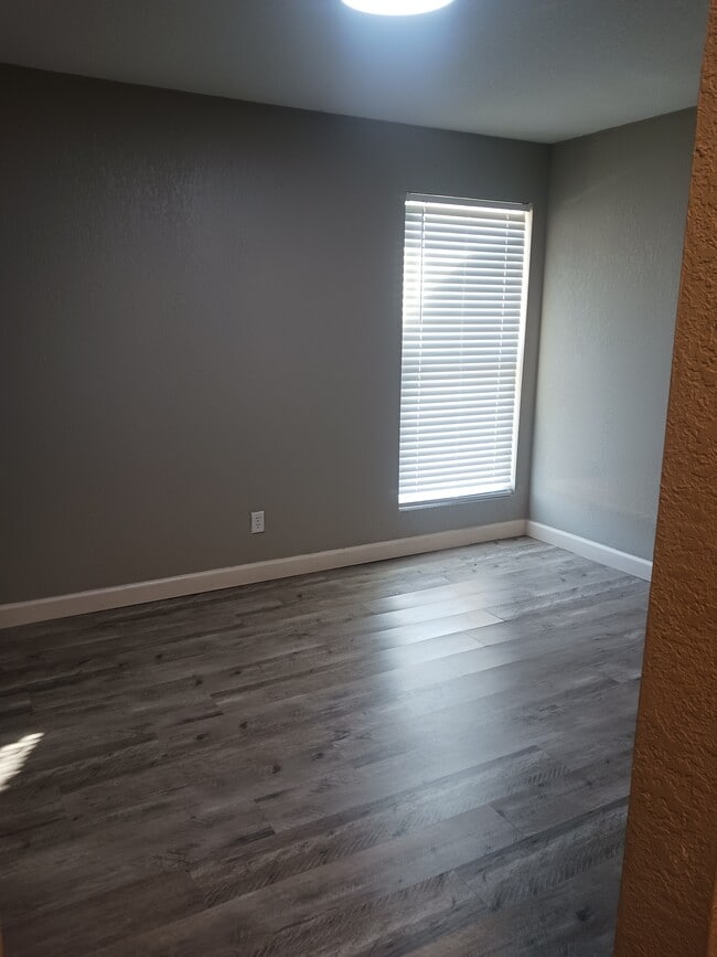 Photo - Pines Apartments