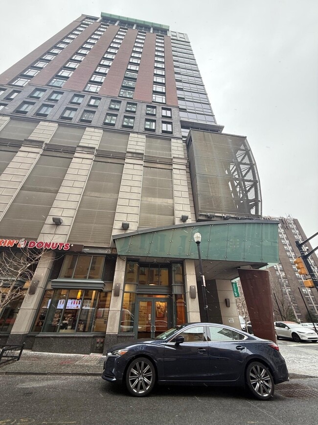 Building Photo - 105 Greene St Unit 1505