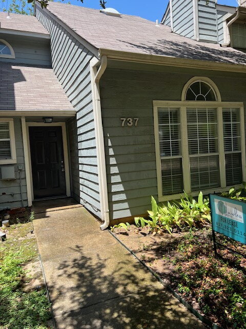 Photo - 737 Berkley Plz