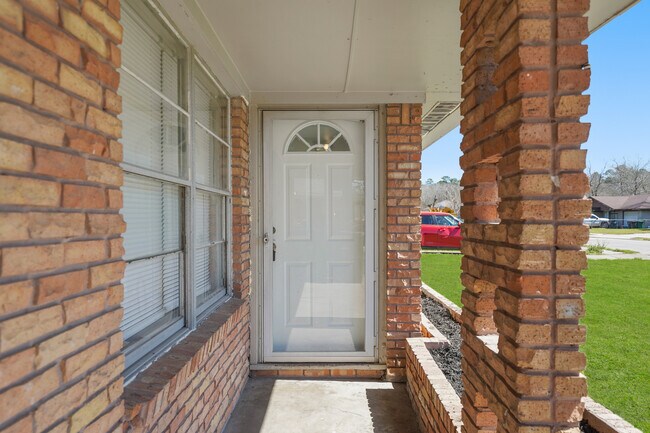 Photo - 9315 Laura Koppe Rd